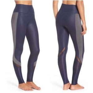 Alo YOGA ELEVATE LEGGINGS women’s size small  blue & grey leggings worn once